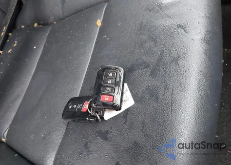 2018 Toyota Rav4 Se из США, поврежденный, VIN JTMJFREV7JJ748669